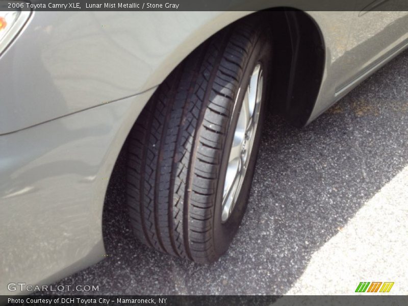 Lunar Mist Metallic / Stone Gray 2006 Toyota Camry XLE
