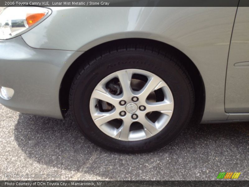 Lunar Mist Metallic / Stone Gray 2006 Toyota Camry XLE