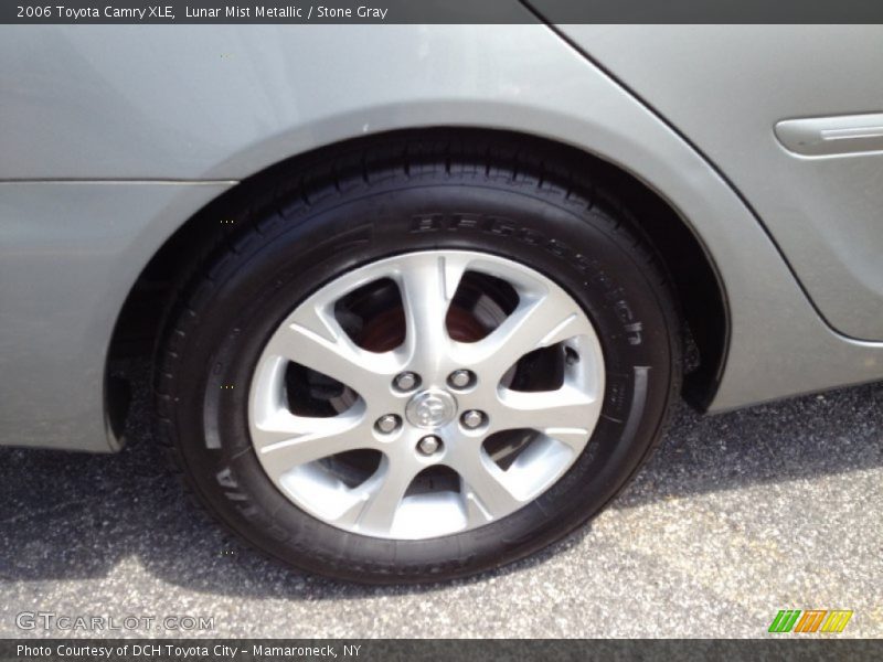 Lunar Mist Metallic / Stone Gray 2006 Toyota Camry XLE
