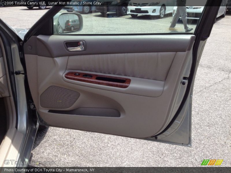 Lunar Mist Metallic / Stone Gray 2006 Toyota Camry XLE