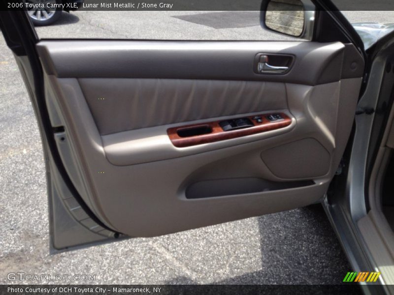 Lunar Mist Metallic / Stone Gray 2006 Toyota Camry XLE