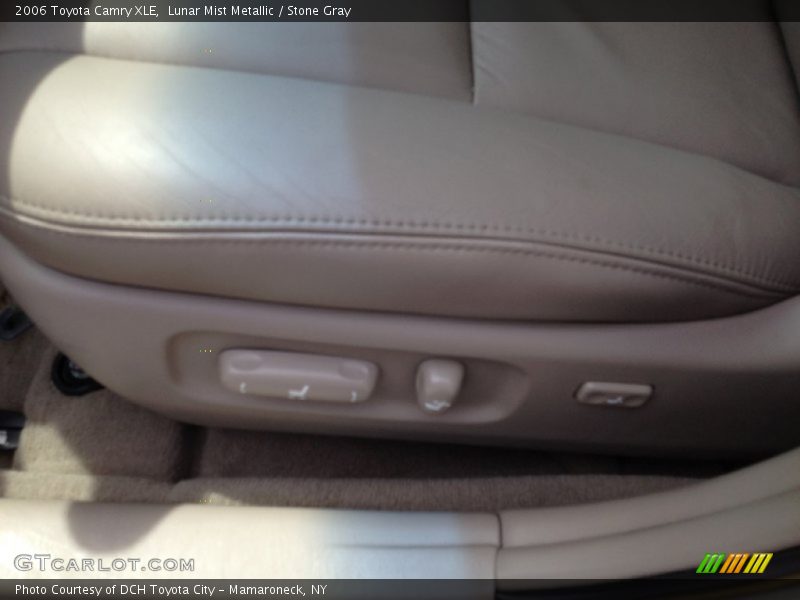 Lunar Mist Metallic / Stone Gray 2006 Toyota Camry XLE