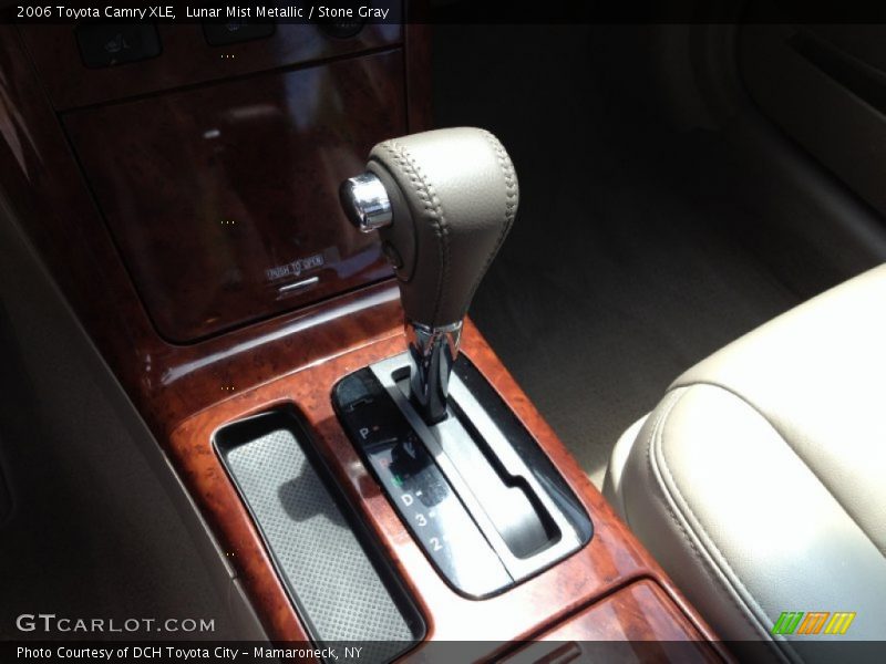 Lunar Mist Metallic / Stone Gray 2006 Toyota Camry XLE