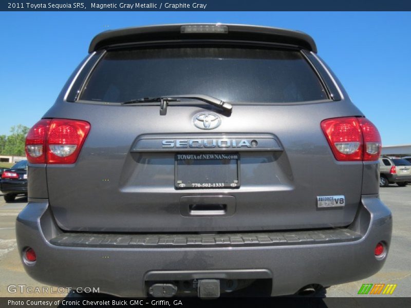 Magnetic Gray Metallic / Graphite Gray 2011 Toyota Sequoia SR5