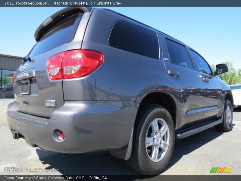 Magnetic Gray Metallic / Graphite Gray 2011 Toyota Sequoia SR5