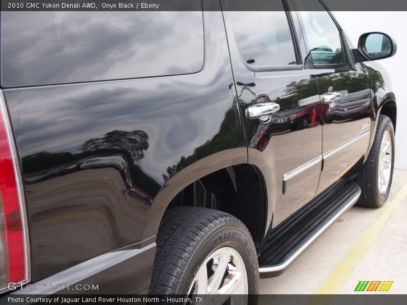 Onyx Black / Ebony 2010 GMC Yukon Denali AWD