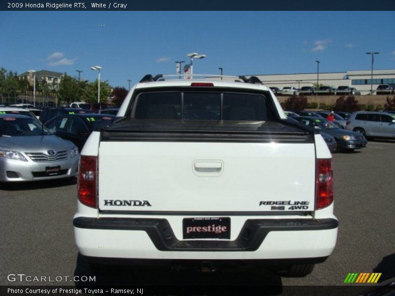 White / Gray 2009 Honda Ridgeline RTS