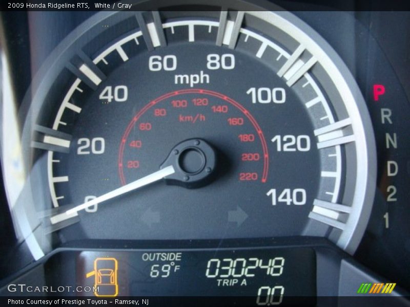 White / Gray 2009 Honda Ridgeline RTS