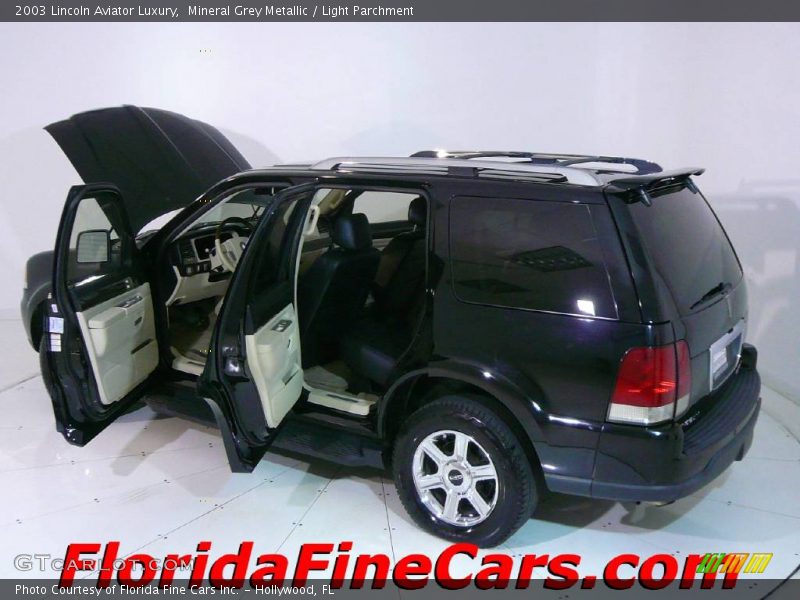 Mineral Grey Metallic / Light Parchment 2003 Lincoln Aviator Luxury