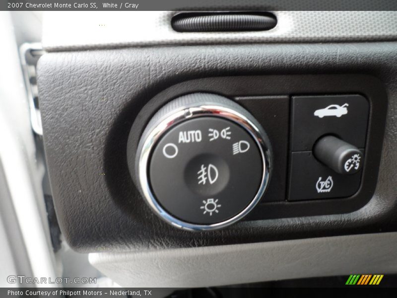 White / Gray 2007 Chevrolet Monte Carlo SS