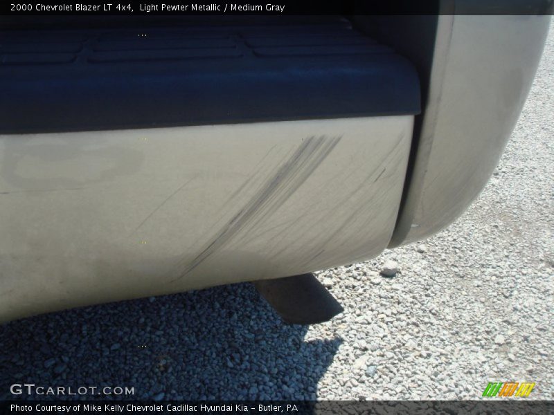 Light Pewter Metallic / Medium Gray 2000 Chevrolet Blazer LT 4x4