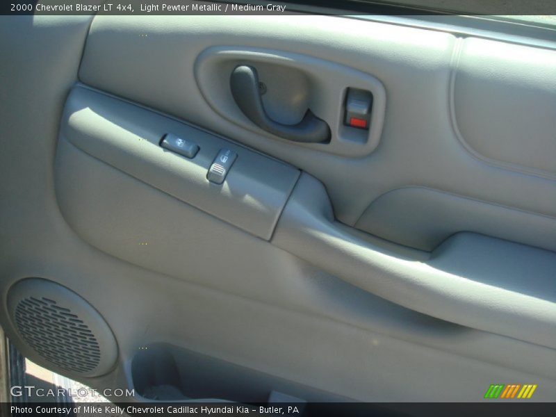 Light Pewter Metallic / Medium Gray 2000 Chevrolet Blazer LT 4x4