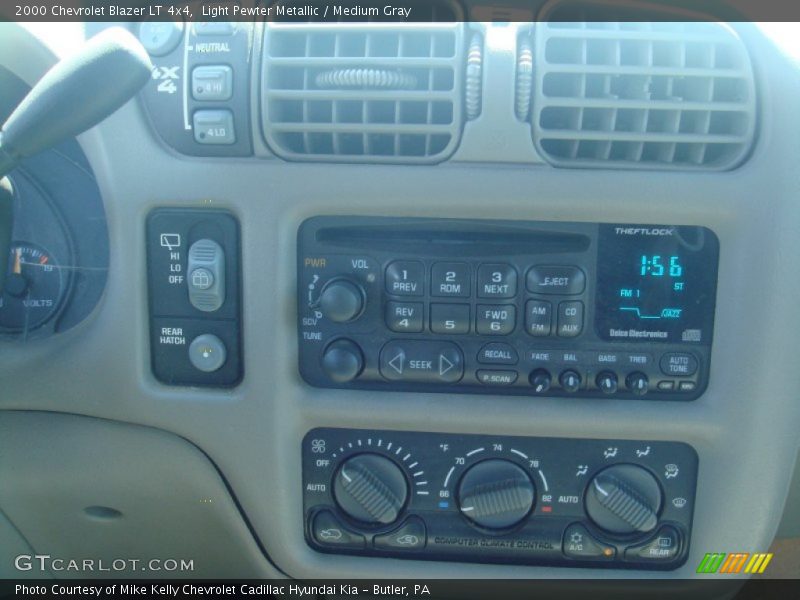 Light Pewter Metallic / Medium Gray 2000 Chevrolet Blazer LT 4x4