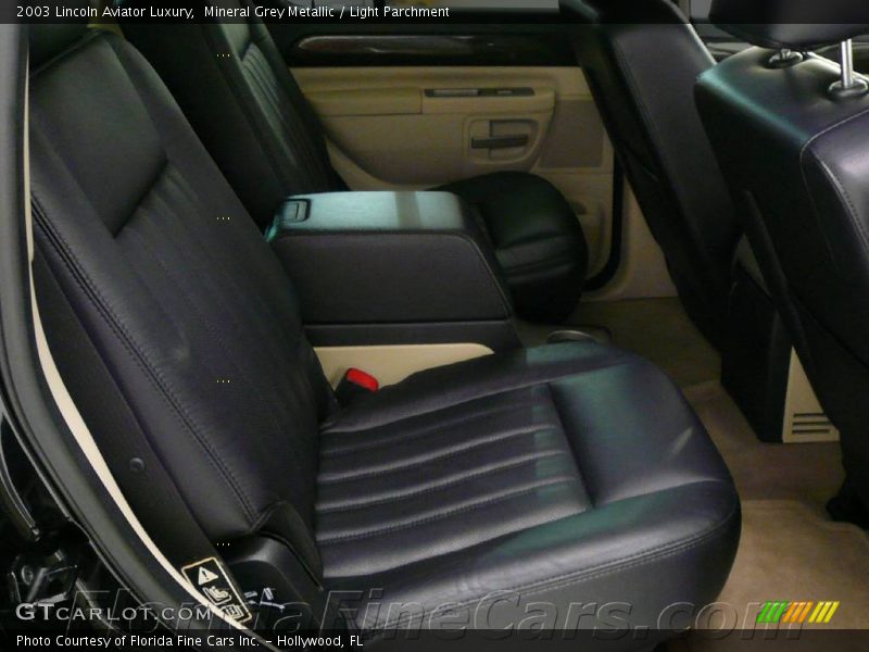 Mineral Grey Metallic / Light Parchment 2003 Lincoln Aviator Luxury