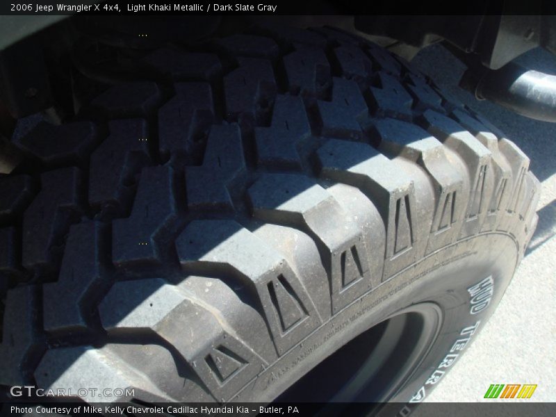 Light Khaki Metallic / Dark Slate Gray 2006 Jeep Wrangler X 4x4