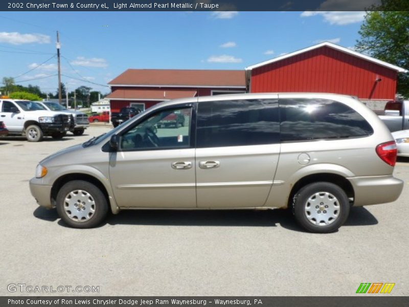 Light Almond Pearl Metallic / Taupe 2002 Chrysler Town & Country eL