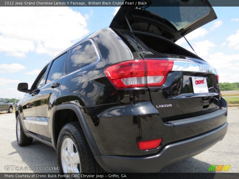 Brilliant Black Crystal Pearl / Black 2012 Jeep Grand Cherokee Laredo X Package