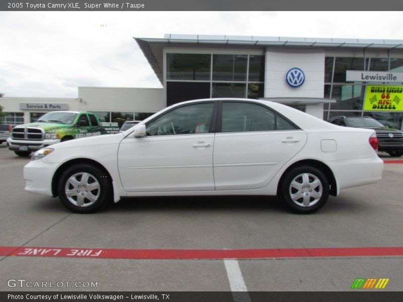 Super White / Taupe 2005 Toyota Camry XLE