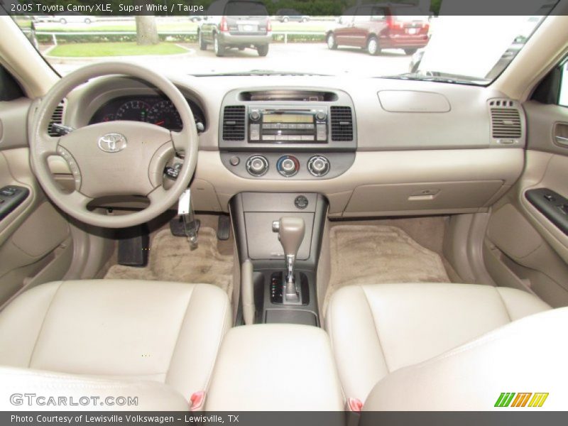 Super White / Taupe 2005 Toyota Camry XLE