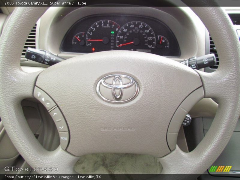 Super White / Taupe 2005 Toyota Camry XLE