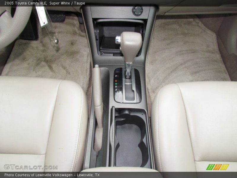 Super White / Taupe 2005 Toyota Camry XLE