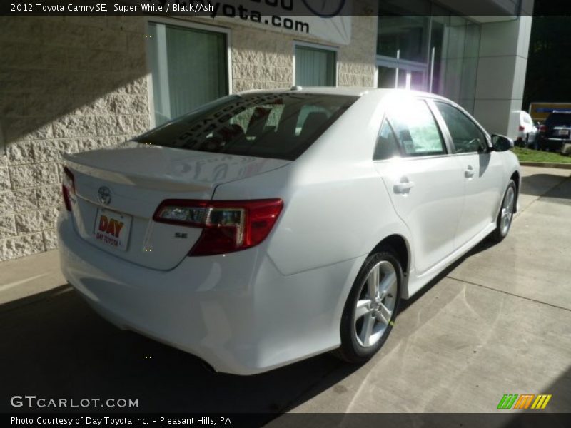 Super White / Black/Ash 2012 Toyota Camry SE