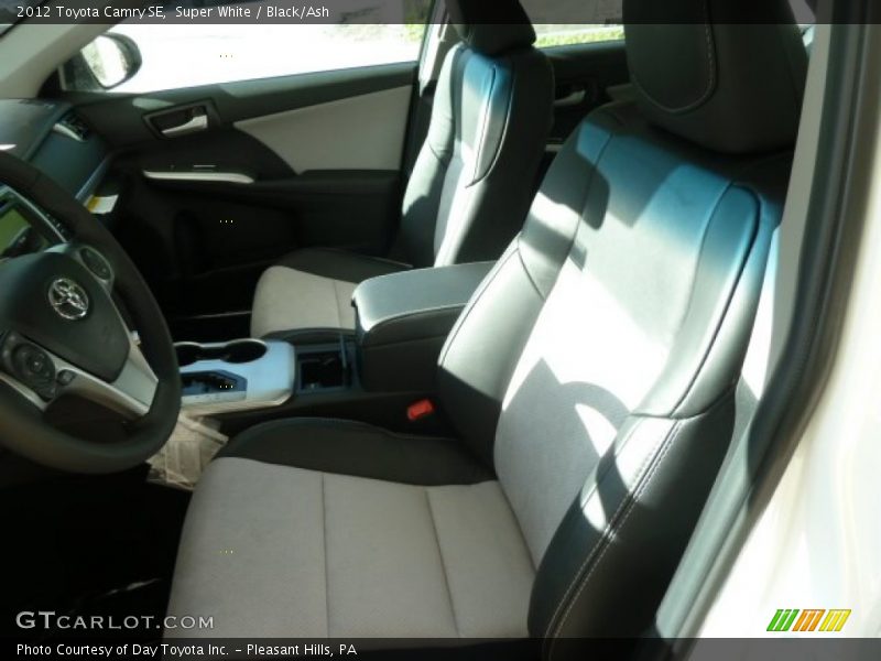 Super White / Black/Ash 2012 Toyota Camry SE