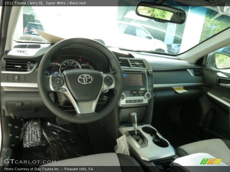 Super White / Black/Ash 2012 Toyota Camry SE