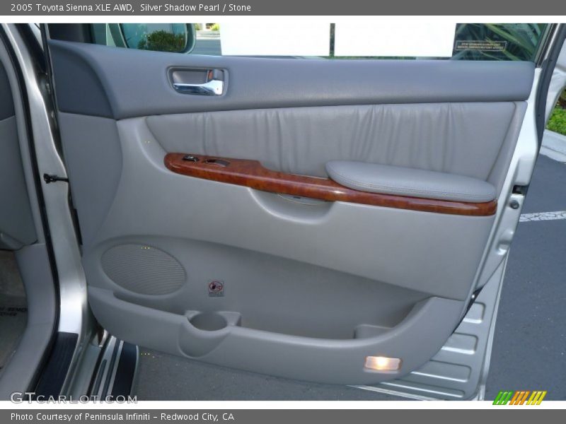 Silver Shadow Pearl / Stone 2005 Toyota Sienna XLE AWD