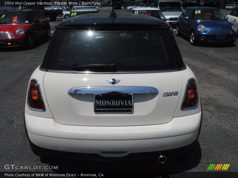 Pepper White / Black/Grey 2009 Mini Cooper Hardtop