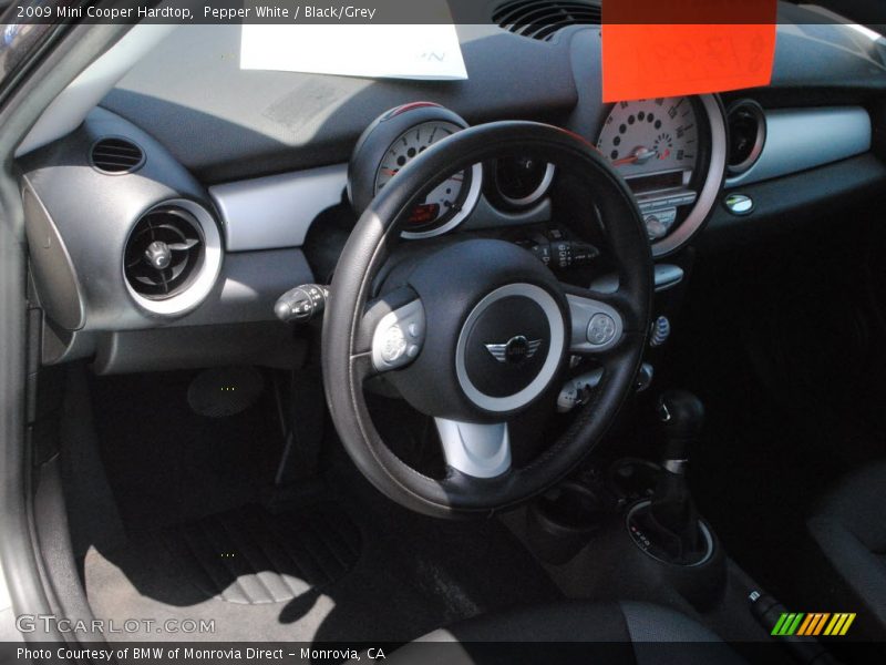 Pepper White / Black/Grey 2009 Mini Cooper Hardtop