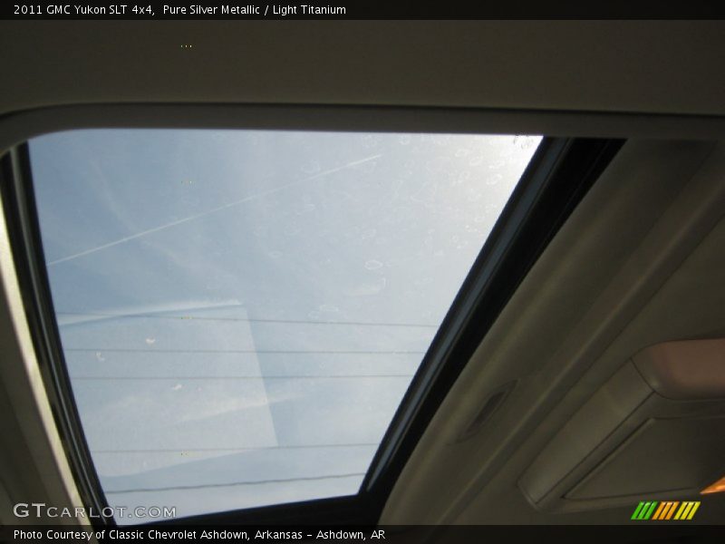 Pure Silver Metallic / Light Titanium 2011 GMC Yukon SLT 4x4