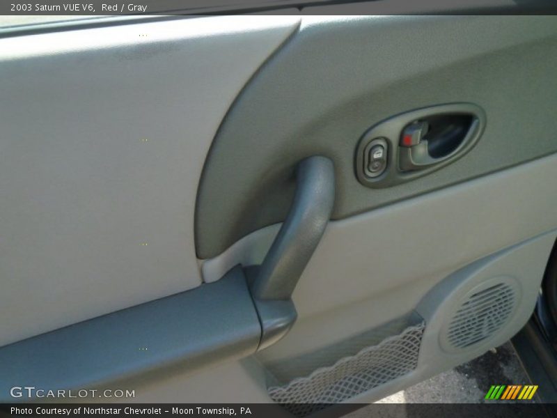 Red / Gray 2003 Saturn VUE V6