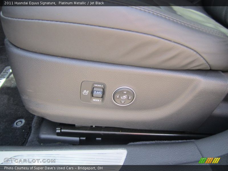 Platinum Metallic / Jet Black 2011 Hyundai Equus Signature