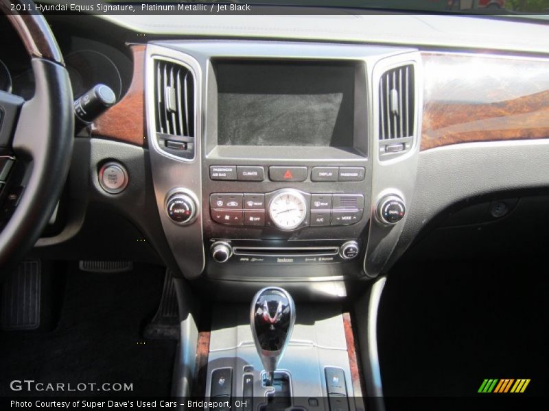 Platinum Metallic / Jet Black 2011 Hyundai Equus Signature