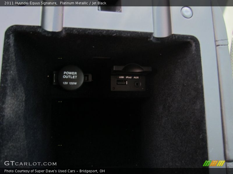 Platinum Metallic / Jet Black 2011 Hyundai Equus Signature