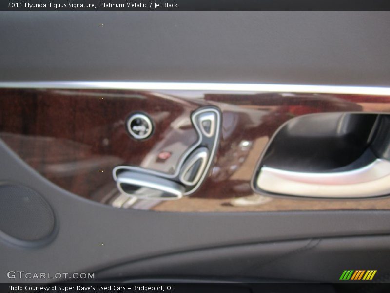 Platinum Metallic / Jet Black 2011 Hyundai Equus Signature