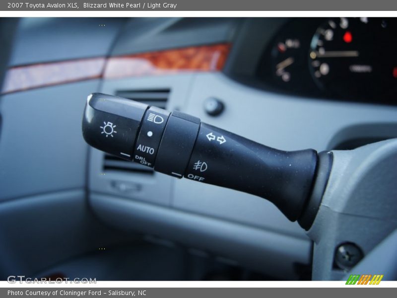 Blizzard White Pearl / Light Gray 2007 Toyota Avalon XLS