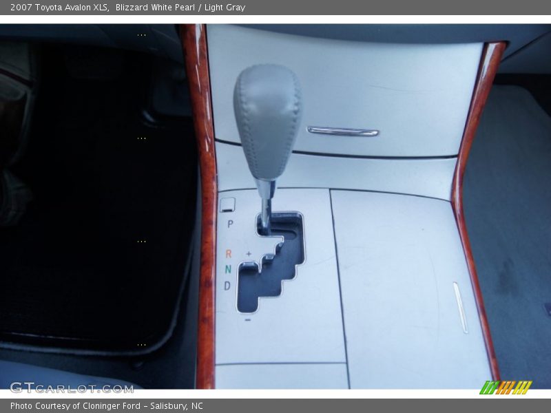 Blizzard White Pearl / Light Gray 2007 Toyota Avalon XLS
