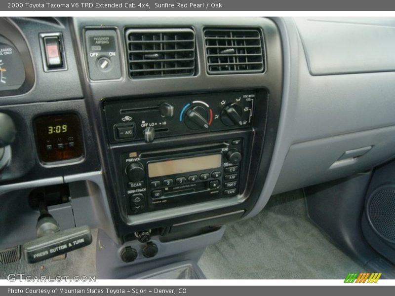 Controls of 2000 Tacoma V6 TRD Extended Cab 4x4