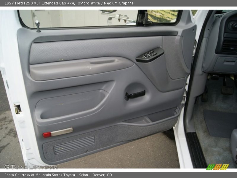 Door Panel of 1997 F250 XLT Extended Cab 4x4