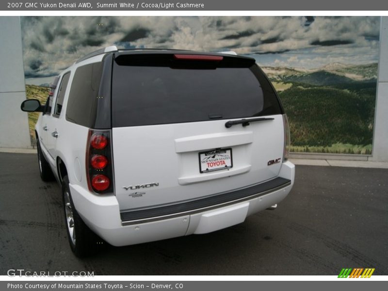 Summit White / Cocoa/Light Cashmere 2007 GMC Yukon Denali AWD