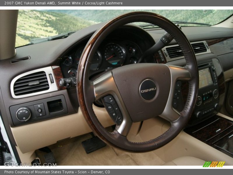 Summit White / Cocoa/Light Cashmere 2007 GMC Yukon Denali AWD