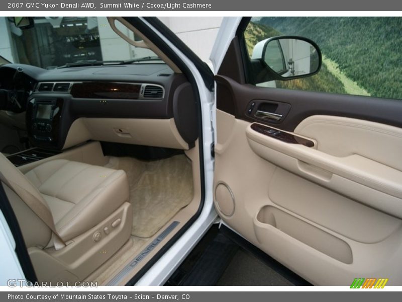 Summit White / Cocoa/Light Cashmere 2007 GMC Yukon Denali AWD
