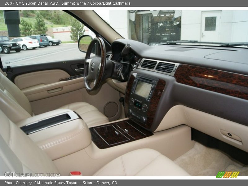 Summit White / Cocoa/Light Cashmere 2007 GMC Yukon Denali AWD