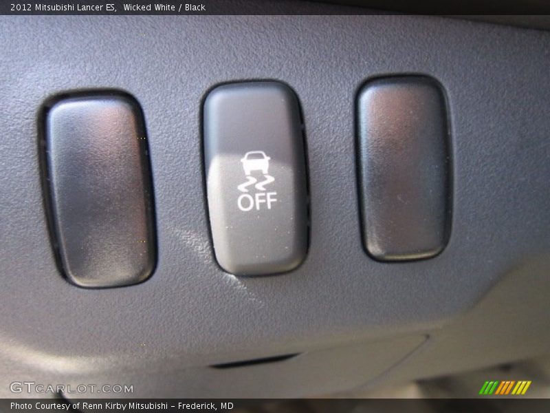 Wicked White / Black 2012 Mitsubishi Lancer ES