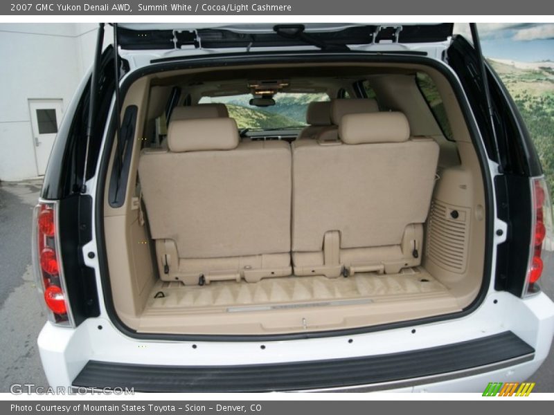 Summit White / Cocoa/Light Cashmere 2007 GMC Yukon Denali AWD