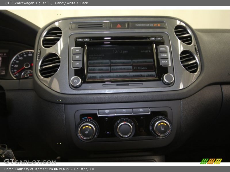 Candy White / Black 2012 Volkswagen Tiguan SE