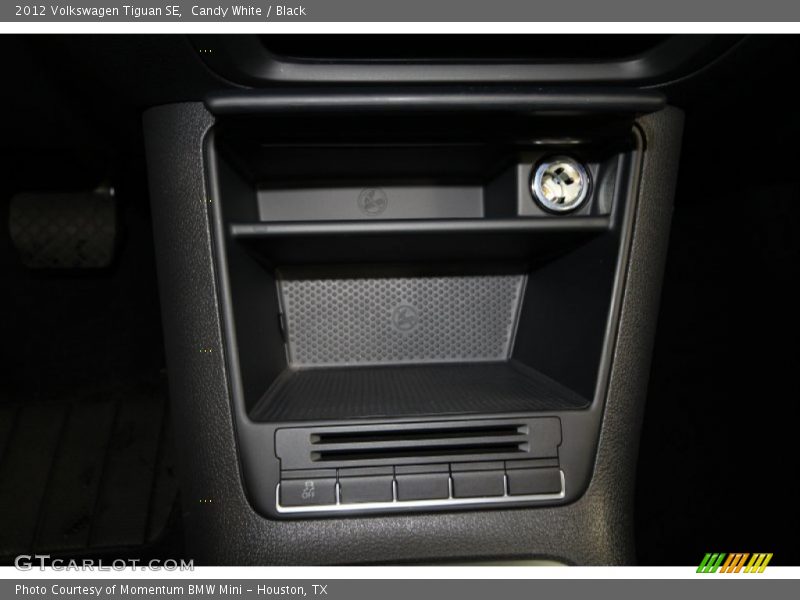 Candy White / Black 2012 Volkswagen Tiguan SE