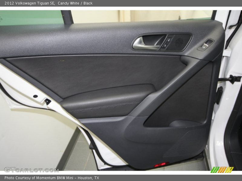 Candy White / Black 2012 Volkswagen Tiguan SE